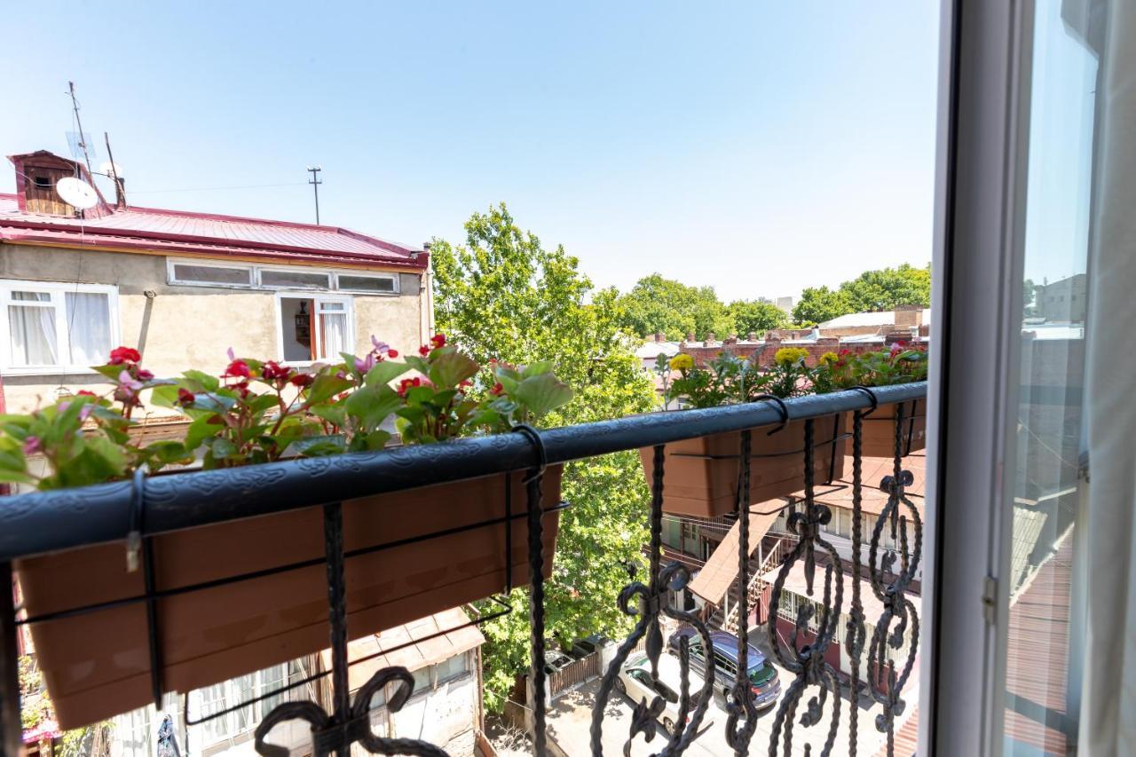 City Center Apartment Tbilisi Buitenkant foto